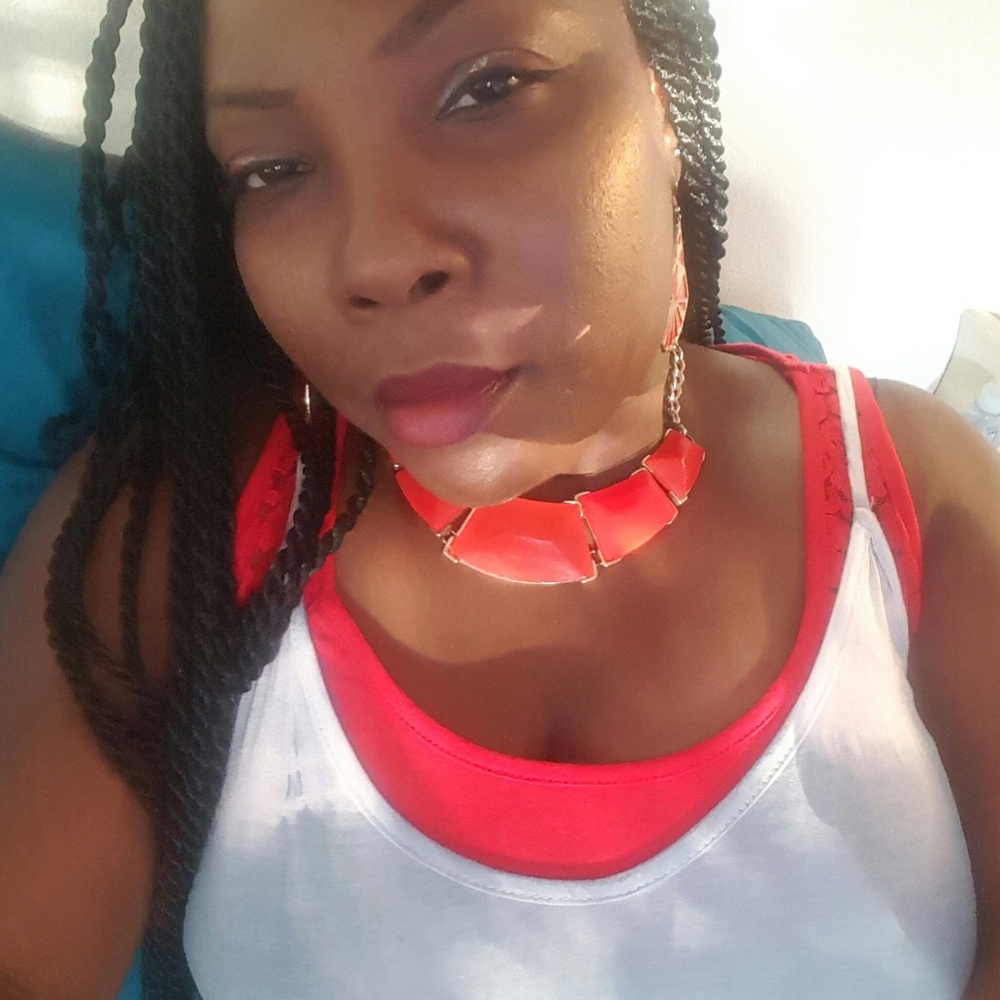 Meet your Posher, Riqi